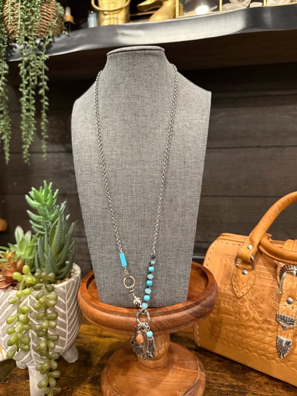 Turquoise Bead Pendant Necklace - Women's Fashion Jewelry
